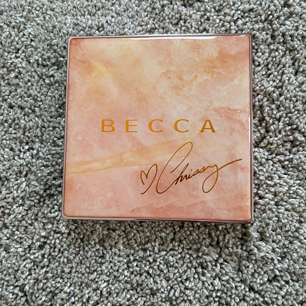 BECCA x  Chrissy Teigen Glow Face Palette